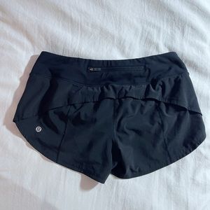 lululemon speed up low rise lined 2.5” shorts